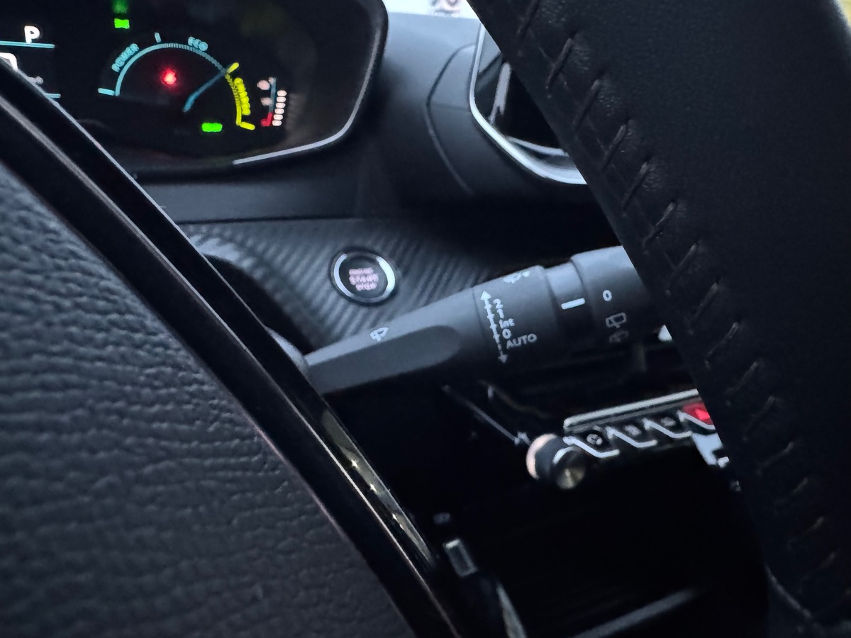 Peugeot 208 136 ch | Style | Démarrage sans clé | Régulateur de vitesse | Peugeot i-Cockpit