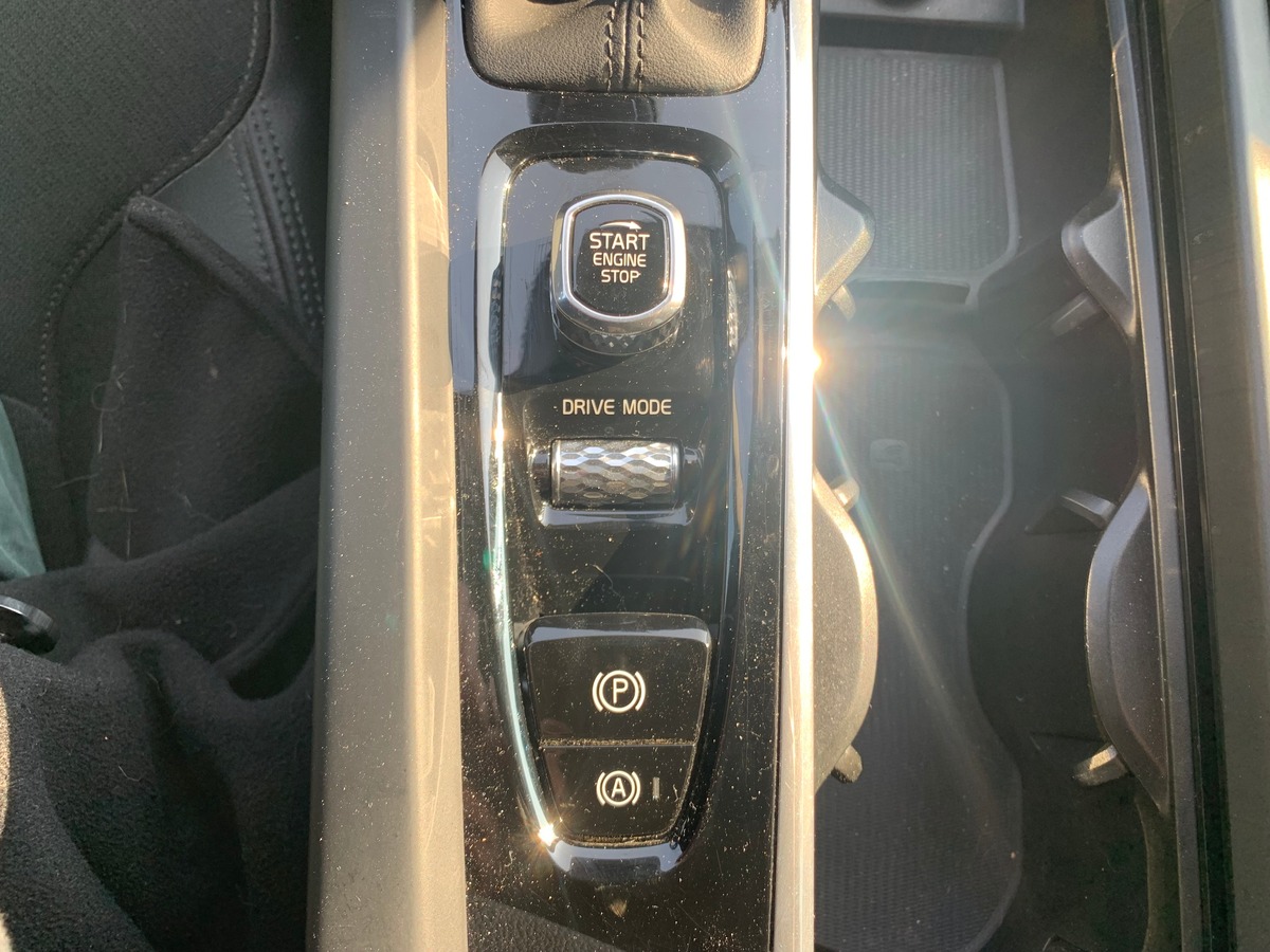 Volvo V60 150 ch | Momentum business | Caméra de recul | Avertisseur Angles Morts | Apple car Play