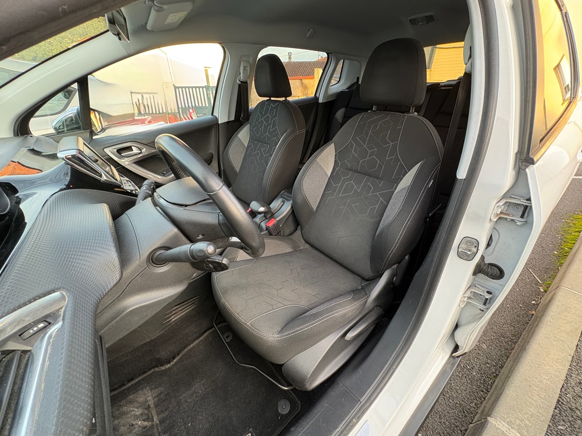 Peugeot 2008 1.2 82CH STYLE 4.0CV - GARANTIE 1 AN