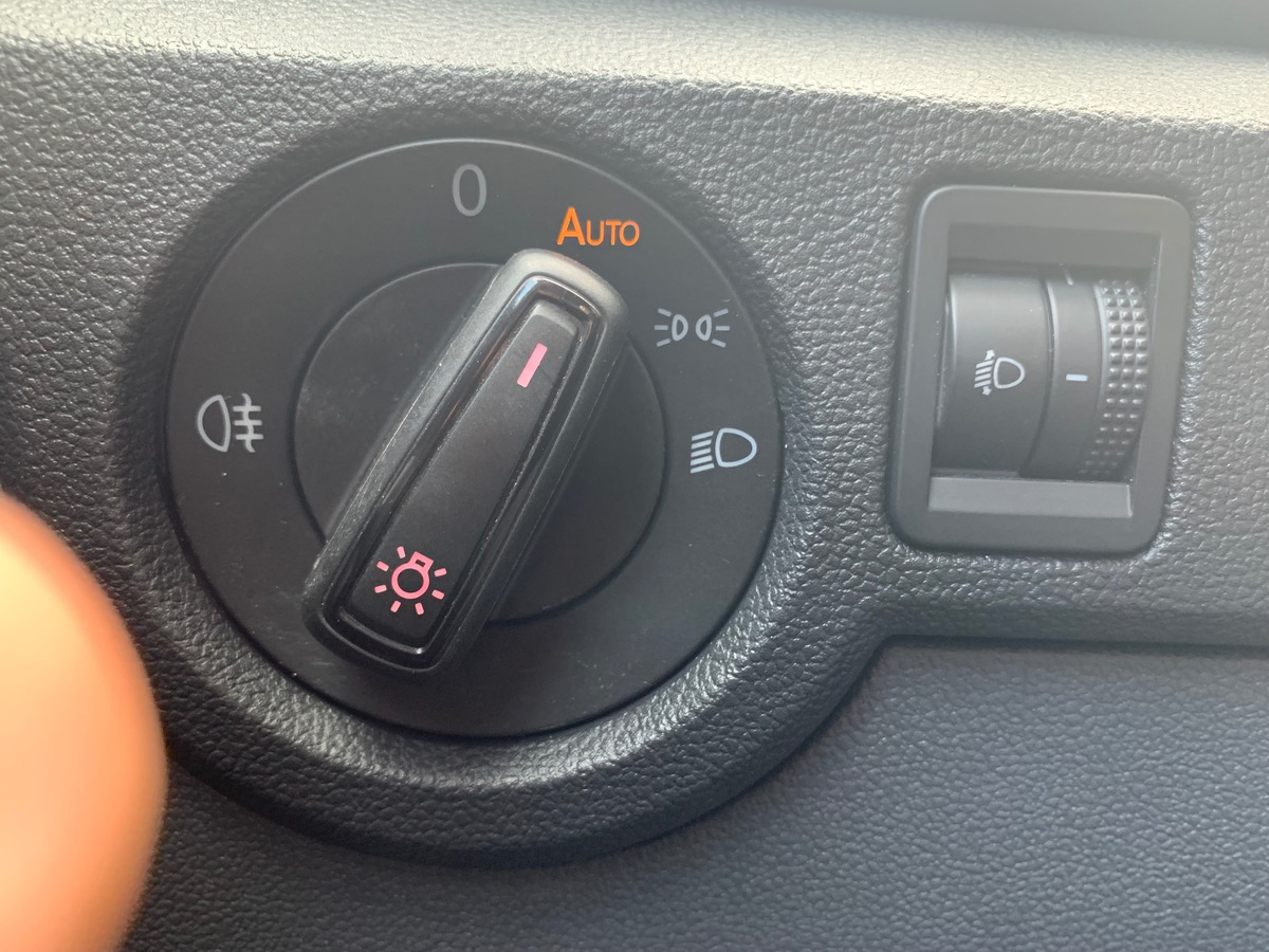 Volkswagen T-Cross 95 ch | Base | Attelage | Pack Stationnement arriére avant | Climatisation