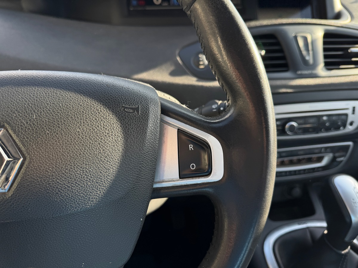 RENAULT Grand Scenic Business 1.5 dCi EDC6 110 cv Boîte auto 7 places