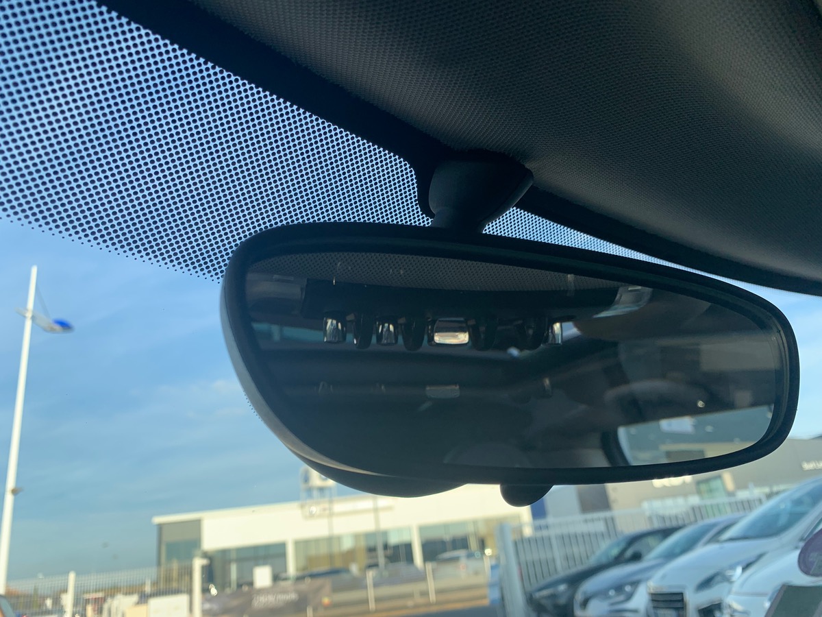 Mini Mini 102 ch | Shoreditch | GPS | Bluetooth | Régulateur de vitesse | Toit ouvrant Panoramique