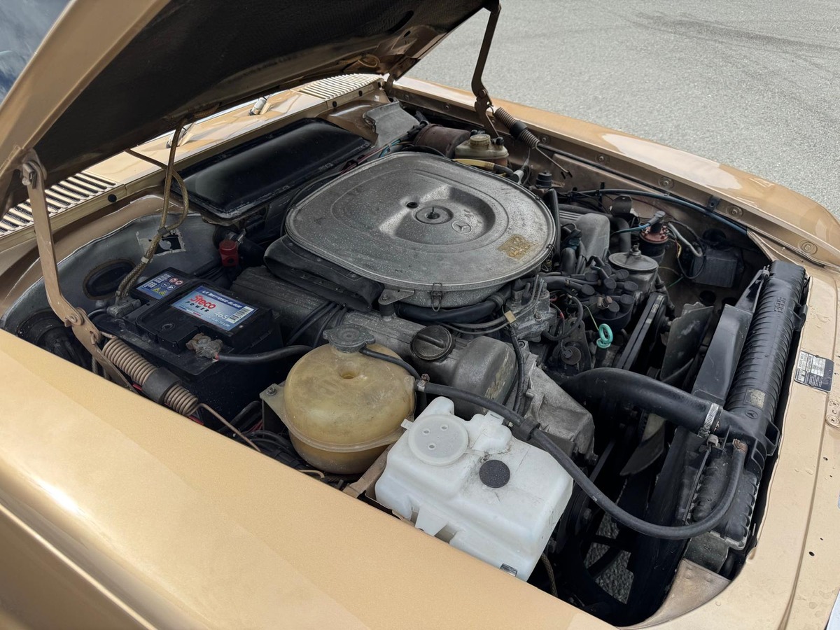 Mercedes-Benz SLC 500 V8 (C107) 240cv - Française - Kilométrage non garanti