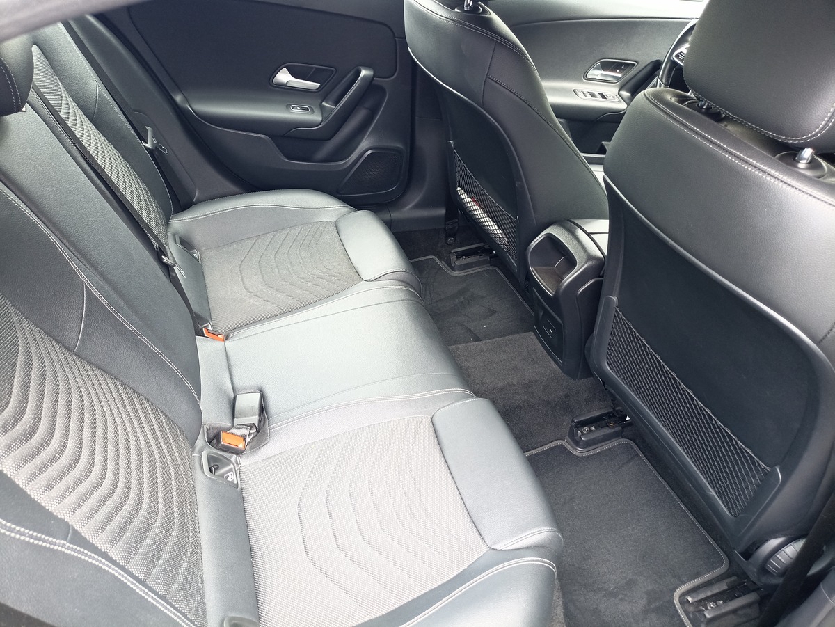 Mercedes-Benz Classe A A180 136 7G-DCT BUSINESS LINE