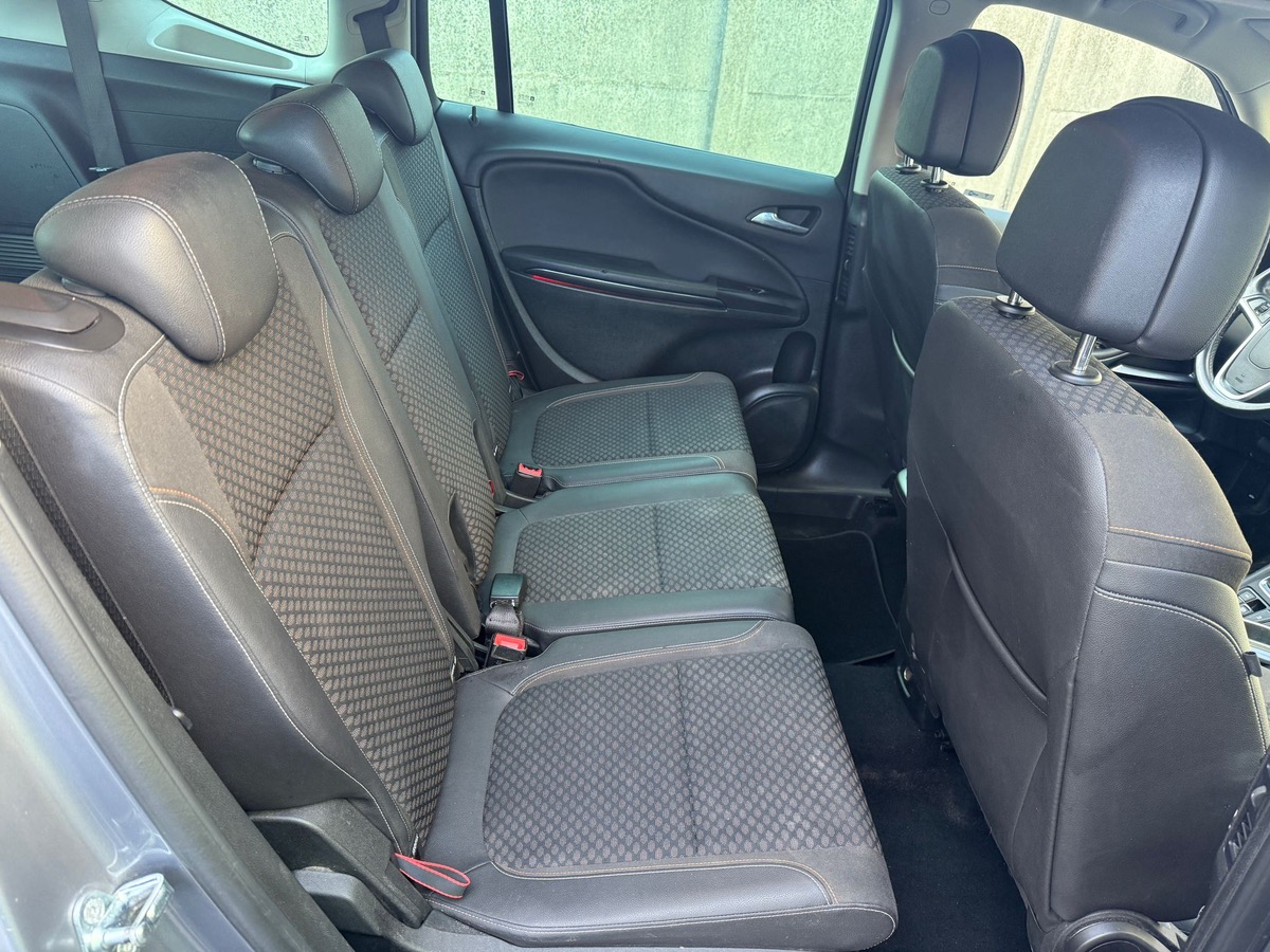 Opel Zafira Tourer 1.6 CDTI 136 CV COSMOS 7 plases