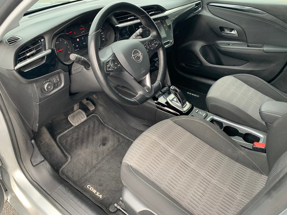 Opel Corsa 100 | Apple car play | Régulateur vitesse | | Reconnaissance des panneaux | Climatisation