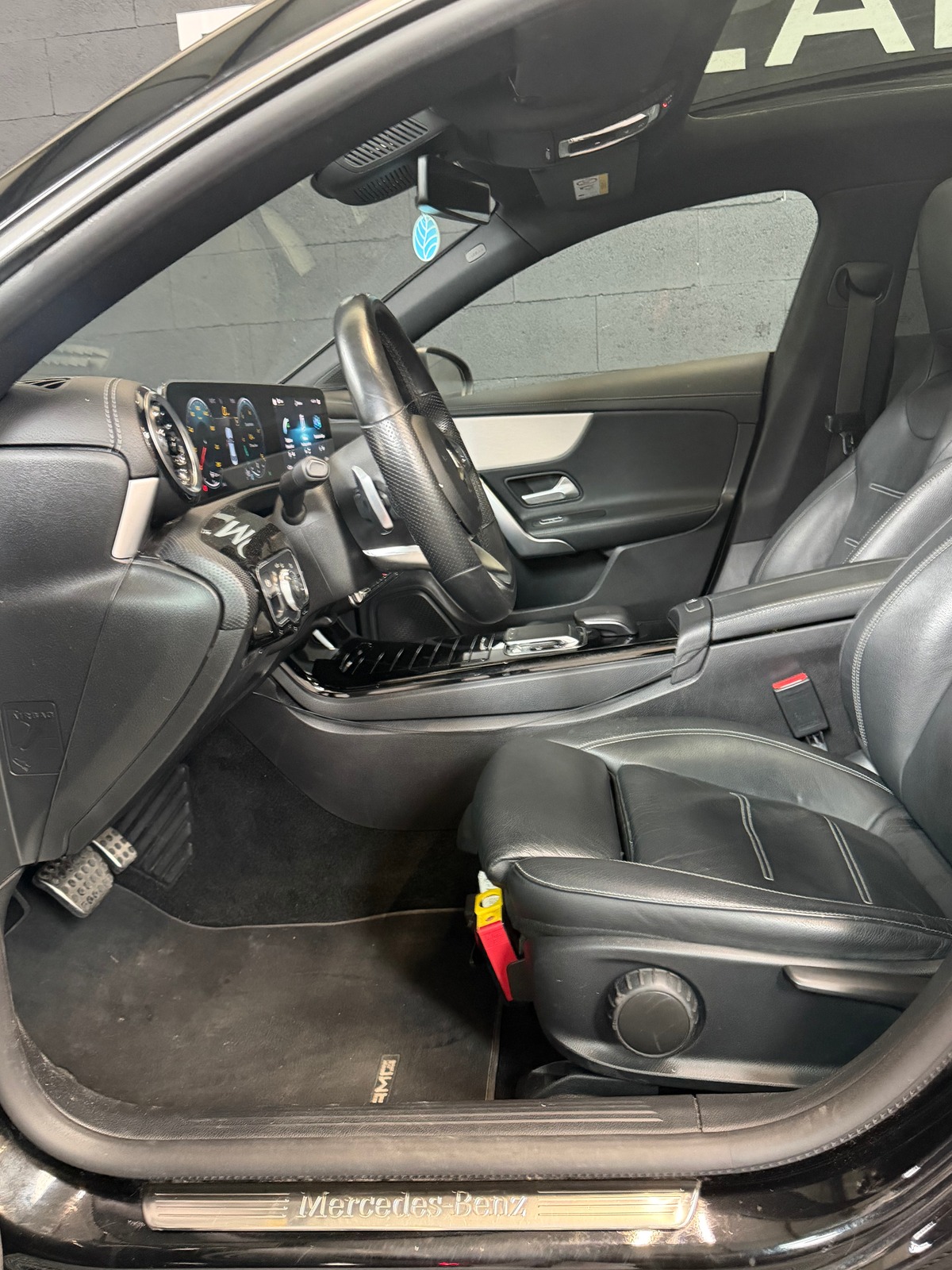 Mercedes Benz CLA 180D AMG LINE