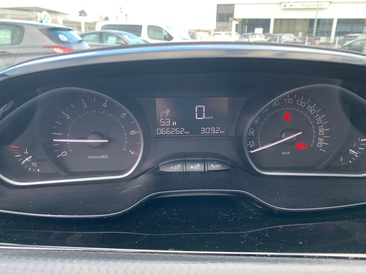 Peugeot 2008 82 ch | Active | Apple car play Android auto | Régulateur de vitesse | Pack Urbain