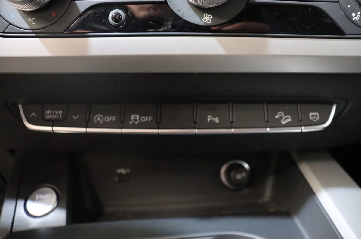 Audi A4 Allroad 40 TDI 204ch Design quattro S tronic 7/Caméra/Attelage