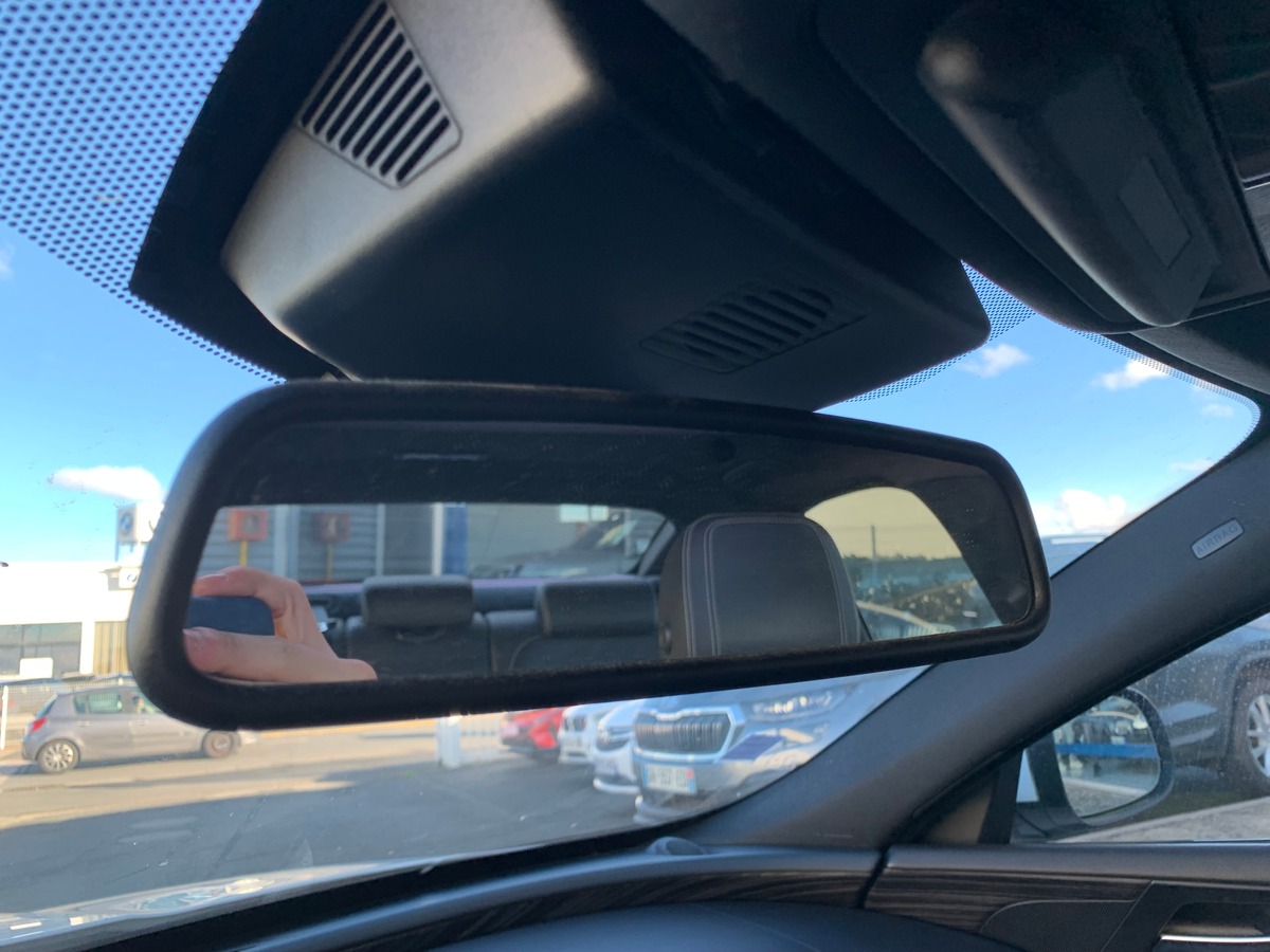 Jaguar XE 180 ch | Intérieur cuir | Toit ouvrant | Caméra de recul | GPS | Bluetooth