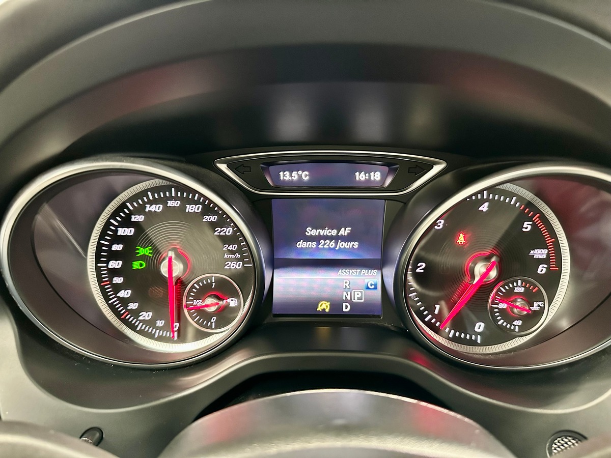 Mercedes-Benz CLA Shooting Brake 200d 136 BVA7 a