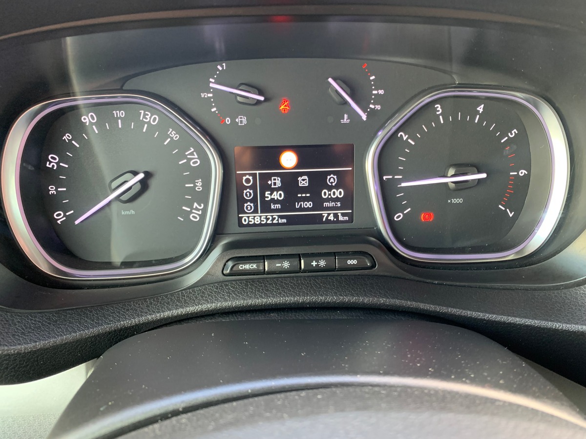 Citroën Spacetourer 120 ch | FEEL | 8 places | Attelage | Régulateur vitesse | Radar stationnement