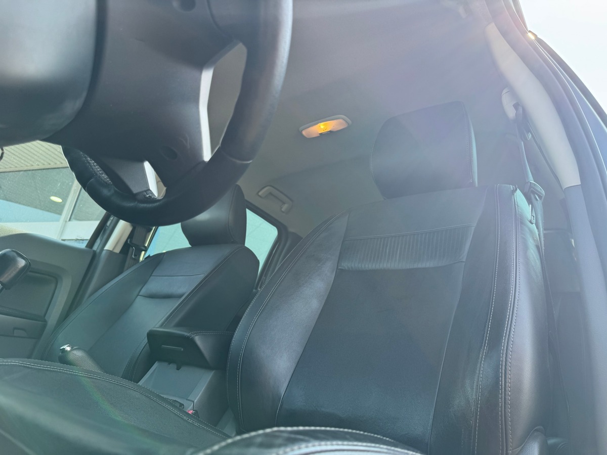 Ford Ranger 200 chevaux | Limited | Double Cabine | 5 places | GPS | Régulateur vitesse | Hard Top