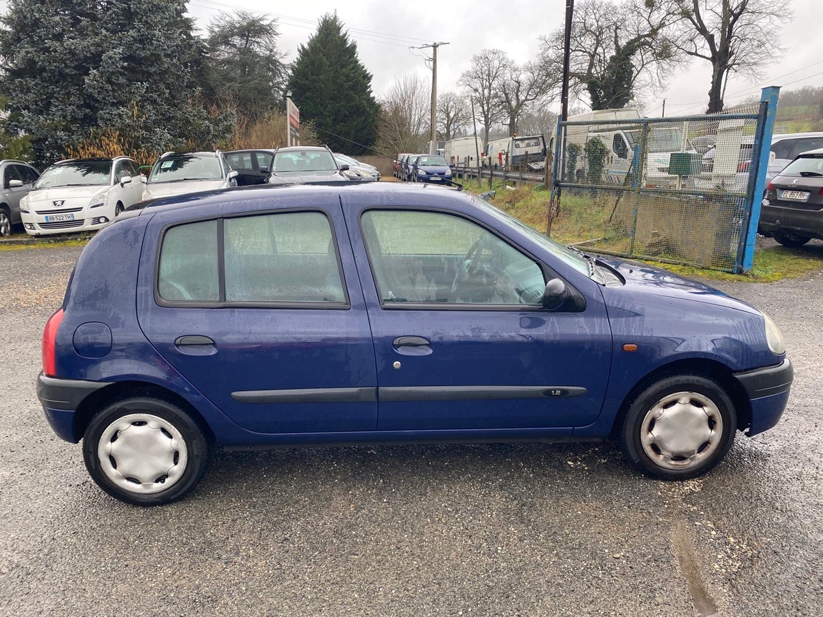 RENAULT Clio 1.2i 60cv 98165km