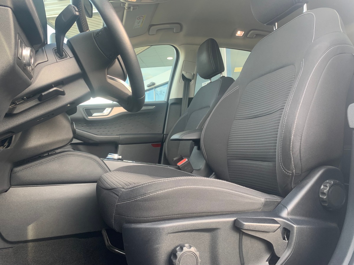 Ford Kuga 225 ch | 2.5 PHEV | Titanium | Apple car Play | Radar de stationnement avant et arriére