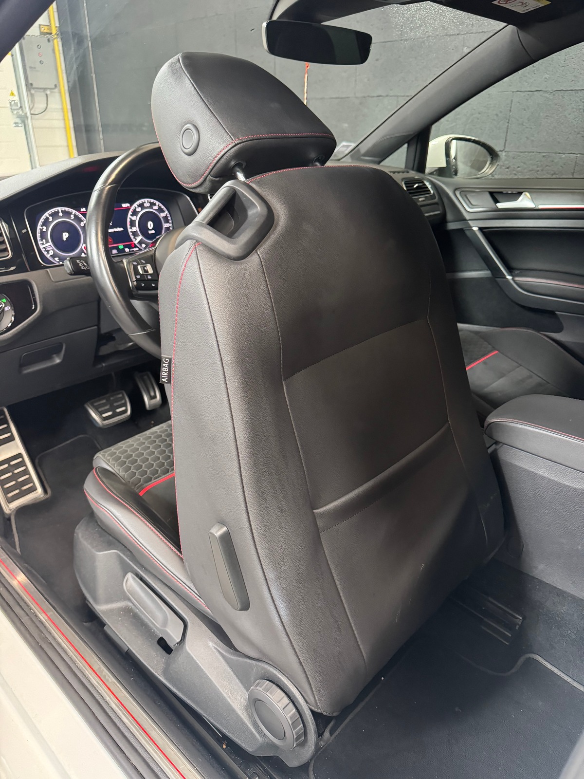 Volkswagen Golf 7 GTI PERFORMANCE 2.0 245 DSG7