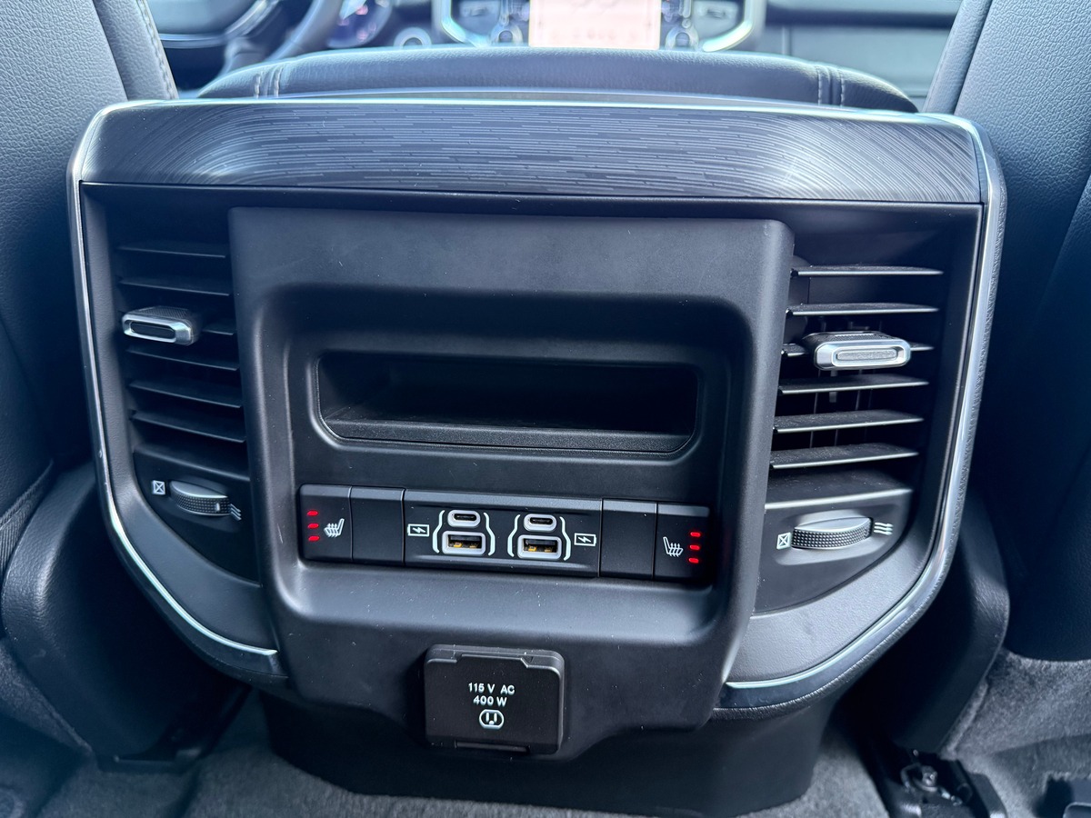 Dodge RAM 1500 LARAMIE SPORT NIGHT EDITION 402 CH / TVA / CARNET / 21663 KMS