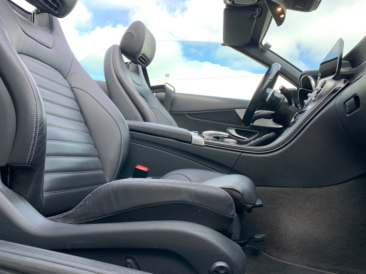 Mercedes-Benz Classe C Cabriolet 194 ch | AMG Line | Siéges électriques chauffants | Caméra de recul