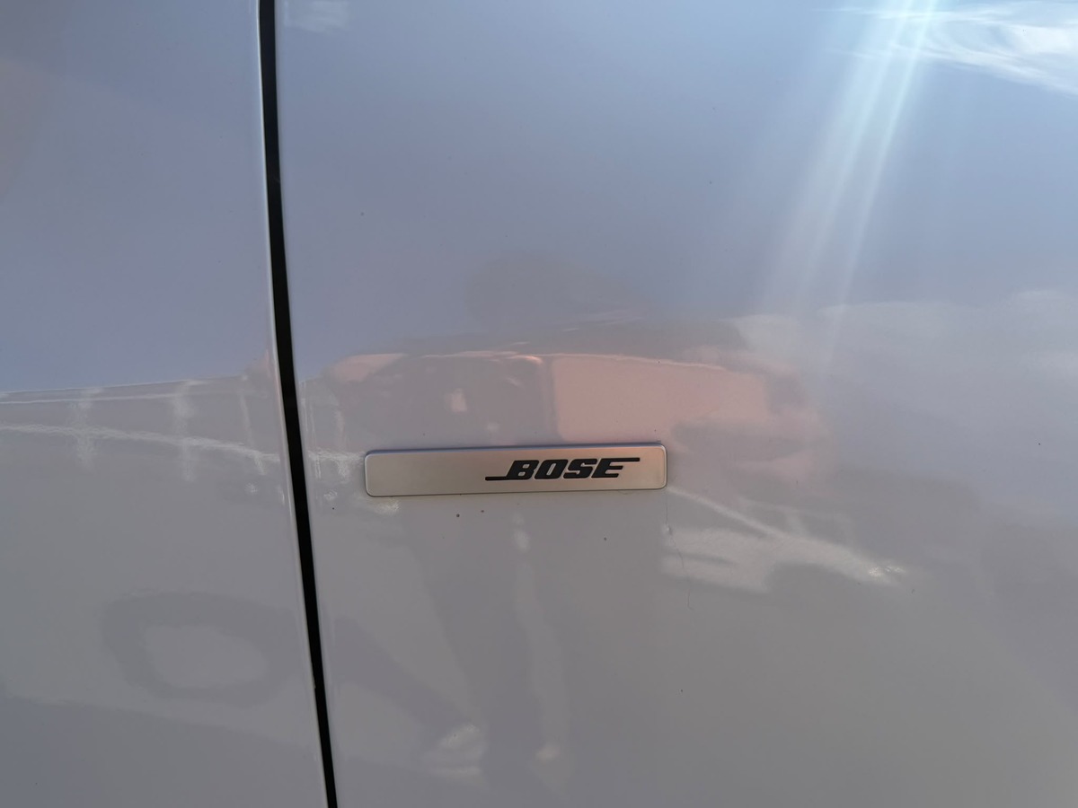 RENAULT Megane III Estate 1.5 dCi BOSE Edition-Crochet d'attelage - Distribution neuve- Garantie