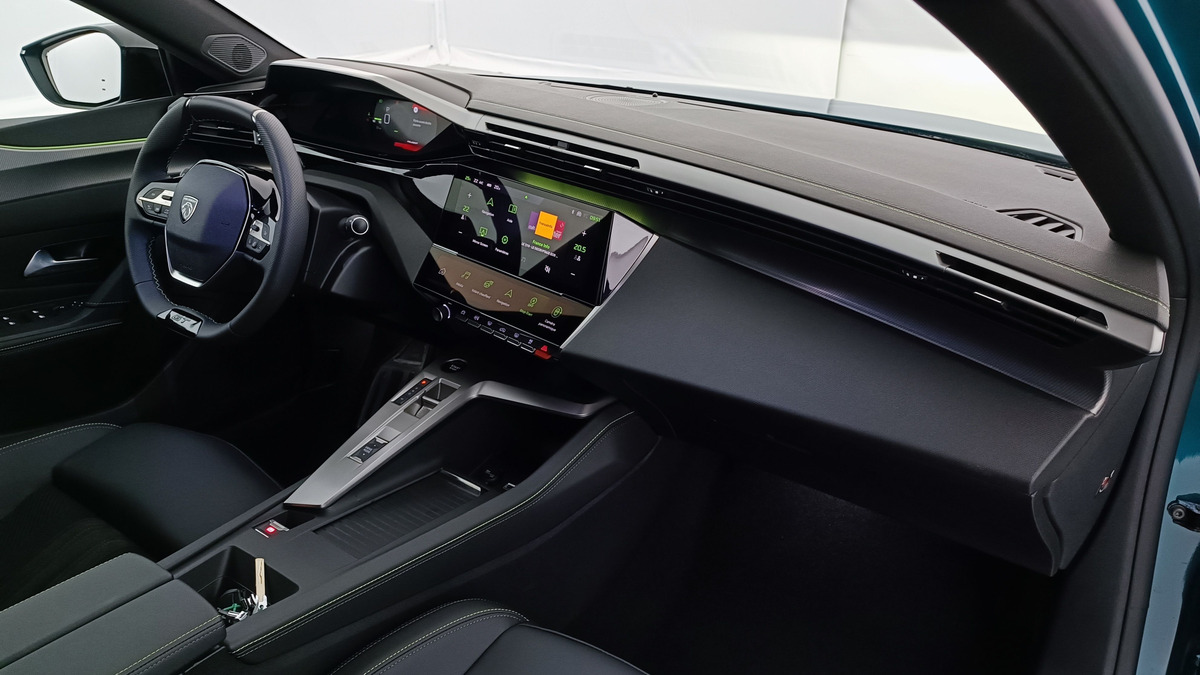 Peugeot 308 III(2) 1.2 Hybrid 145 ch | GT Exclusive e-DCS6 | Caméra 360° | PLUSIEURS COLORIS