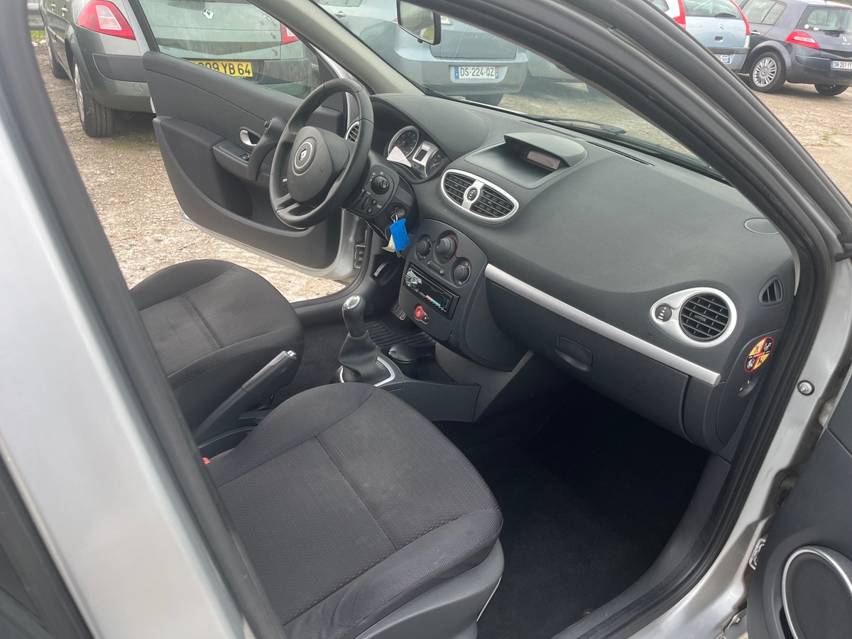 RENAULT Clio 1.2 16v 101548km