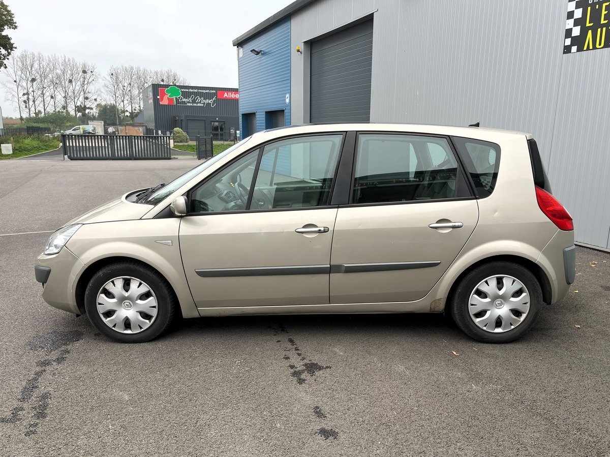 RENAULT Scenic II (2) 1.9 DCI 130 FAP EXPRESSION + attelage