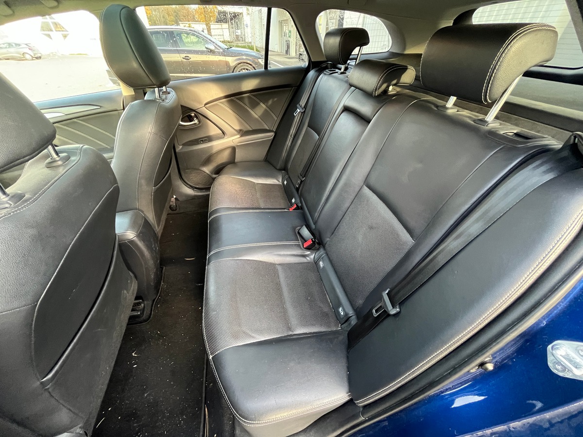 Toyota Avensis SW 2.0 D-4D 143ch, EXECUTIVE, ATTELAGE, RADAR, SIEGES CHAUFFANT, TOIT PANORAMIQUE