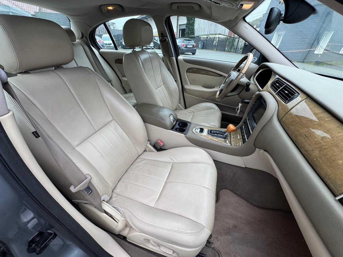 Jaguar S-Type 4.2 V8 Executive 298cv -Boite automatique