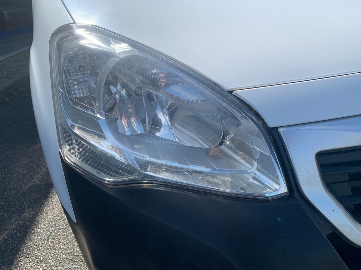 Peugeot Partner 90 chevaux | Régulateur de vitesse | Apple car play | GPS | Climatisation | 3 Places