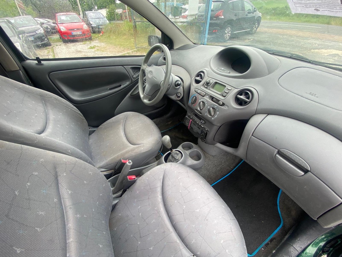 Toyota Yaris 1.0i 70cv petit prix garantie 3 mois 