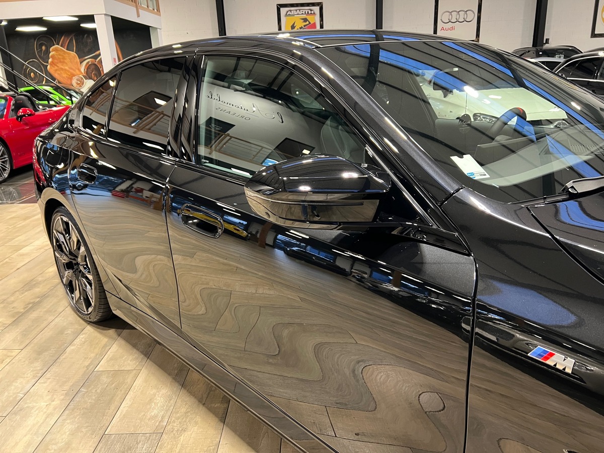 Bmw i5 M60 XDRIVE40 601 BERLINE - 990KM NEUVE / TVA RECUPERABLE g