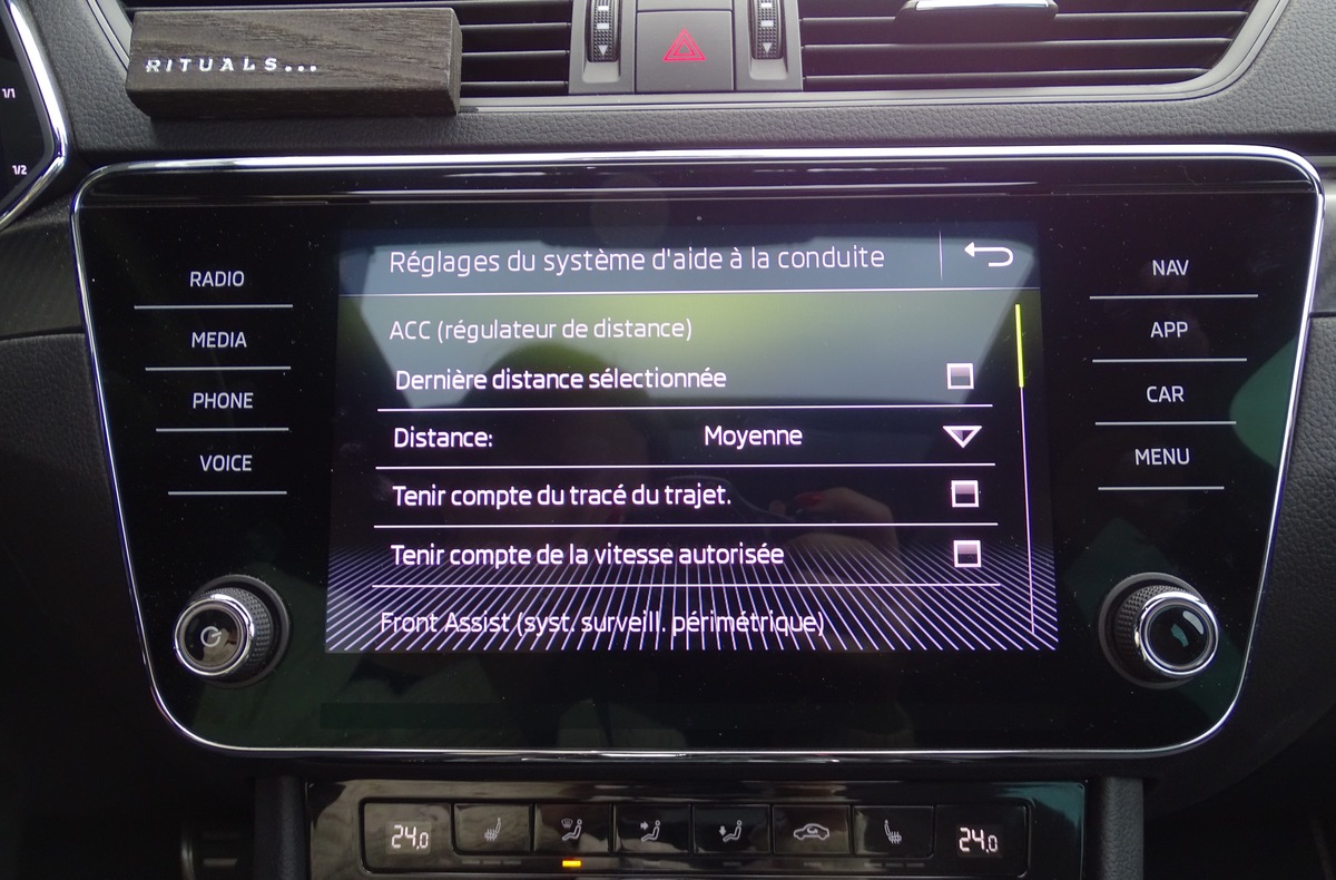 Skoda Superb III (2) COMBI 2.0 TDI 190 SCR SPORTLINE DSG7