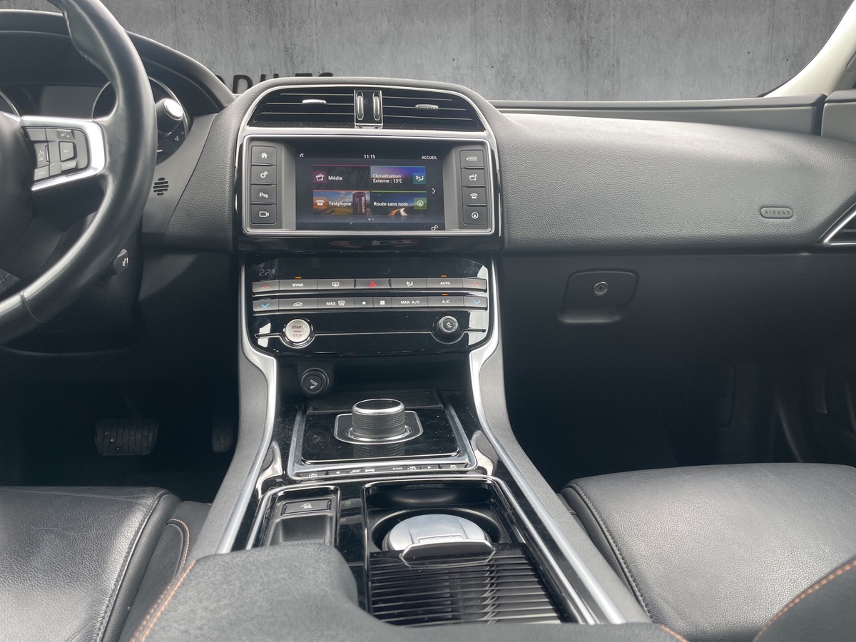 Jaguar XE 2.0D 180CH - PRESTIGE - ENTRETIEN CONSTUCTEUR - FULL OPTIONS