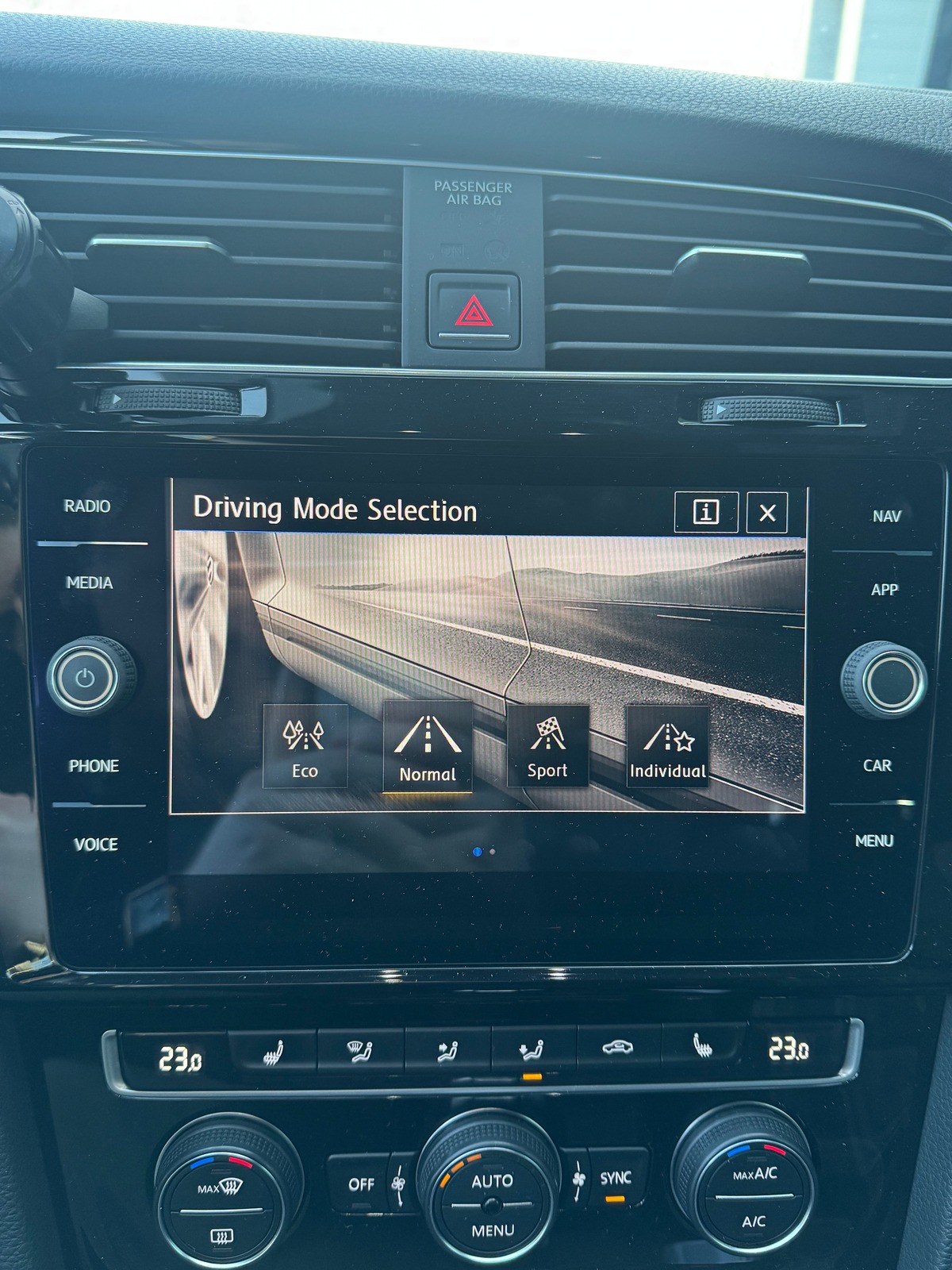 Volkswagen Golf VII GTD 2.0 184 DSG7 SUIVI COMPLET VOLKSWAGEN