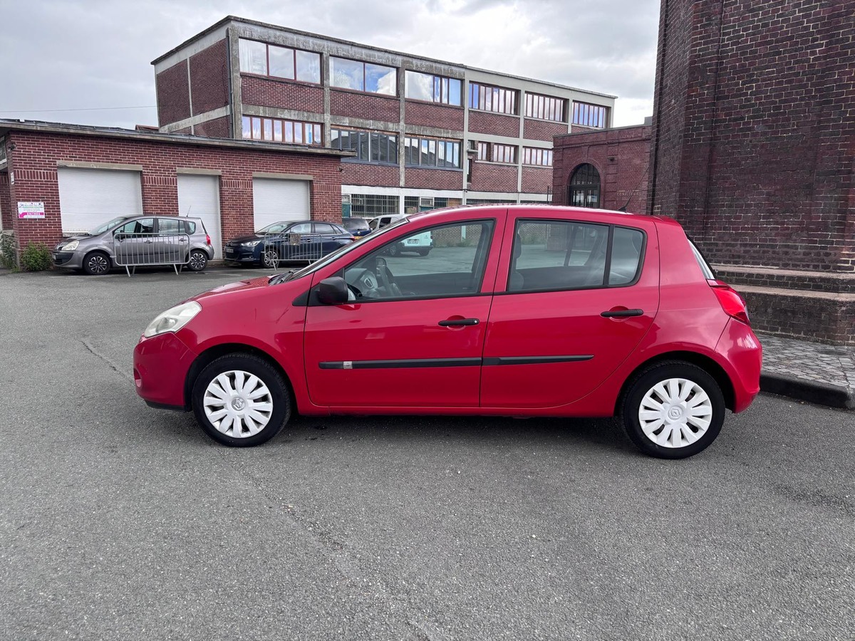 RENAULT Clio III 1.2 75cv - Première main - Garantie