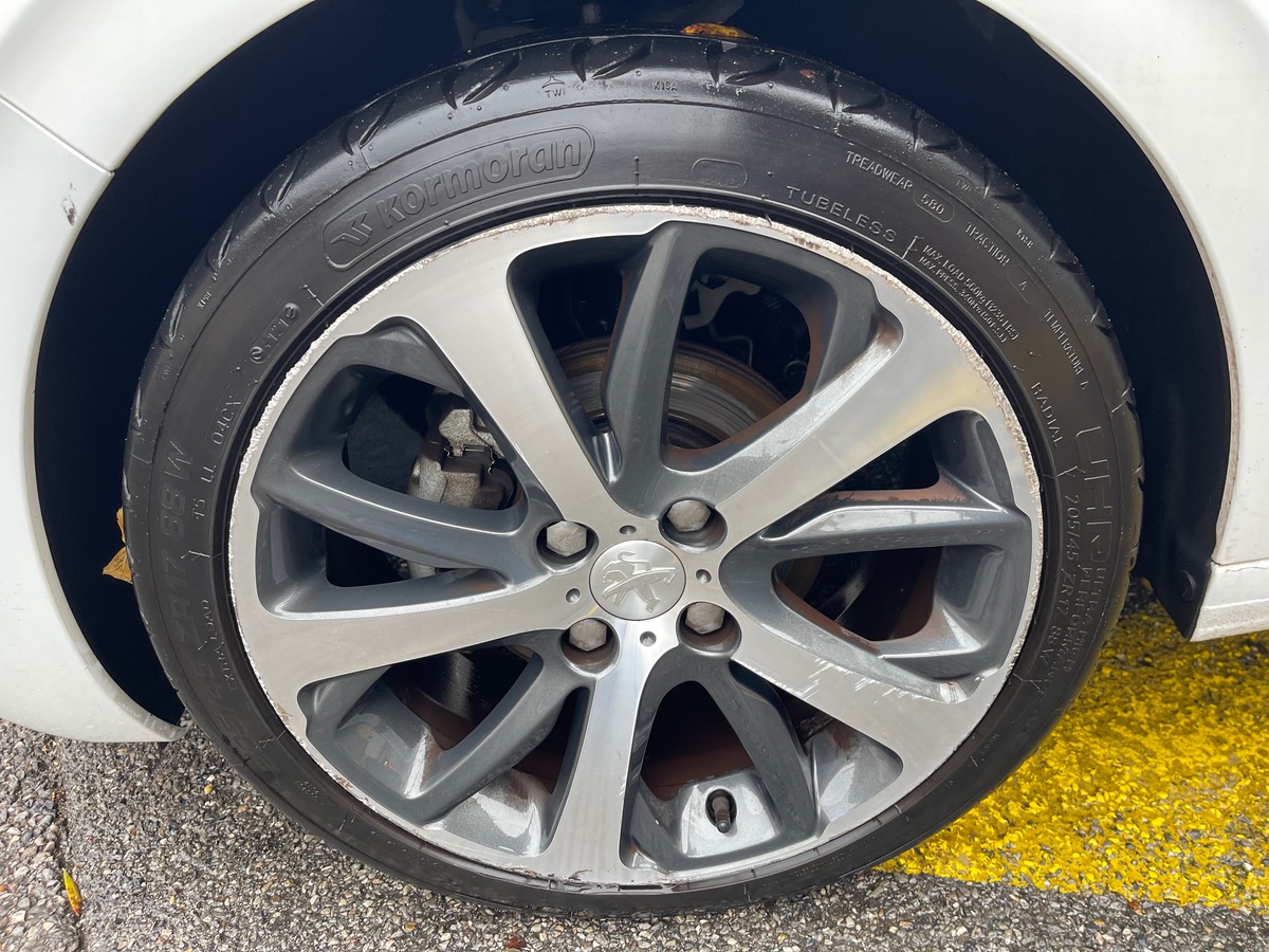 Peugeot 208 1.6 VTI 120 CV / KM Réel / Toit Panoramique / Féline /GPS /Jantes