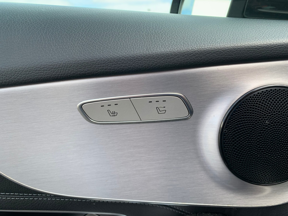 Mercedes-Benz Classe C Cabriolet 194 ch | AMG Line | Siéges électriques chauffants | Caméra de recul