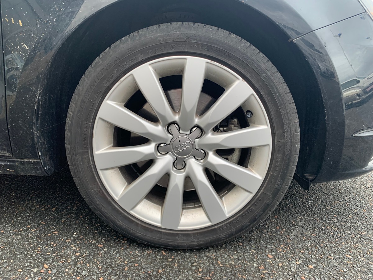 Audi A1 105 ch | Attraction | Climatisation | Radio cd | Jantes alu 16''| Volant cuir | Radar recul