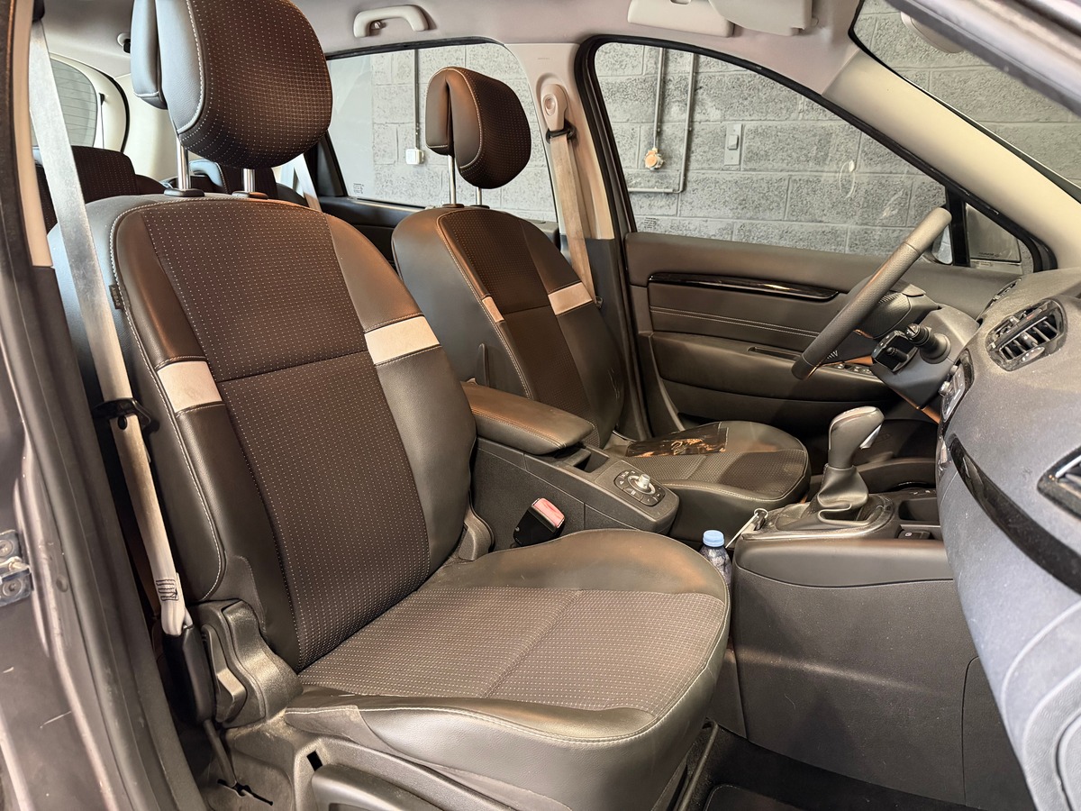 RENAULT Megane Scenic 1.9 dci EDC Bose 1ere Main / Kit distribution Ok