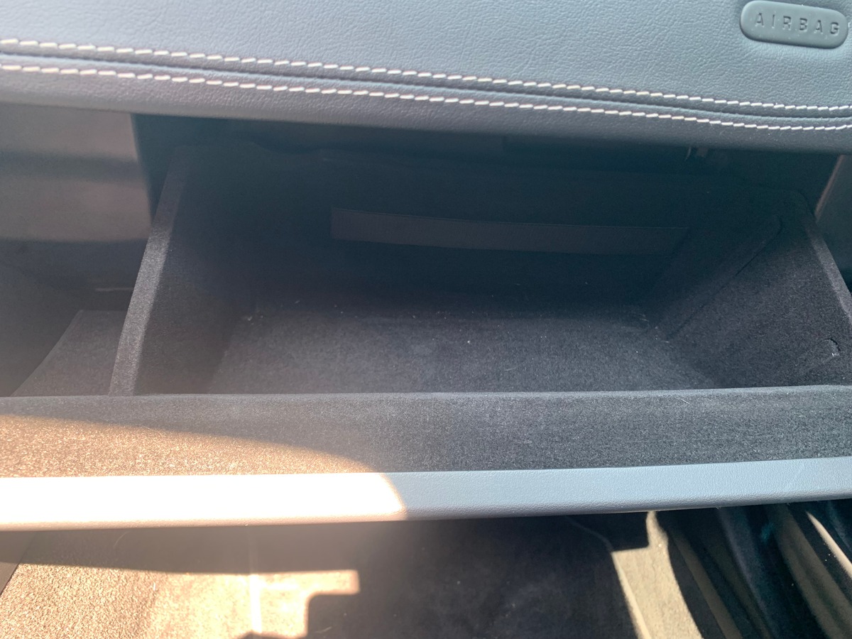 Jaguar XE 240 chevaux | R Sport | GPS | Régulateur de vitesse | Toit ouvrant | Audio MERIDIAN | Cuir
