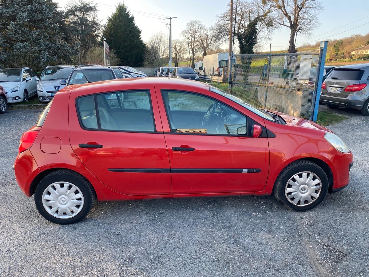 RENAULT Clio III 1ère main 1.5 dci 85cv 200000kms