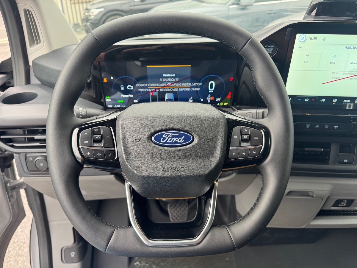 Ford TRANSIT CUSTOM L2H1 2.0 ECO BLUE 170CH SPORT / 2 PORTES LATERALES