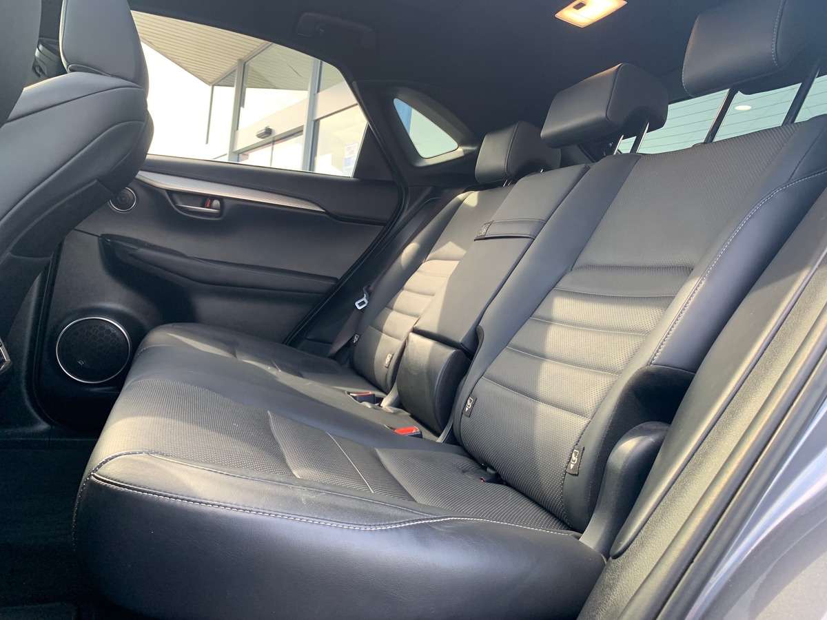 Lexus NX 300h 197 ch | F-SPORT 4WD | Caméra de recul | Siéges électriques | Toit panoramique | GPS