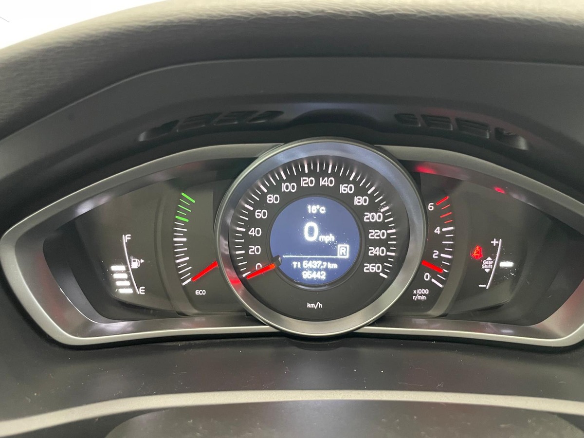 Volvo V40 1.6 D  115 KINETIC  PREMIERE MAIN