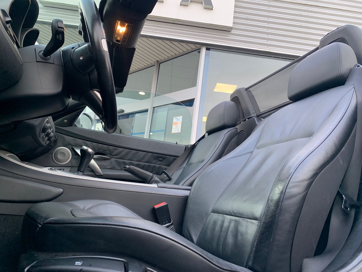 Bmw Z4 231 ch | 3.0L | Roadster | Cuir | GPS | Radar de recul | Climatisation | Pack Nord