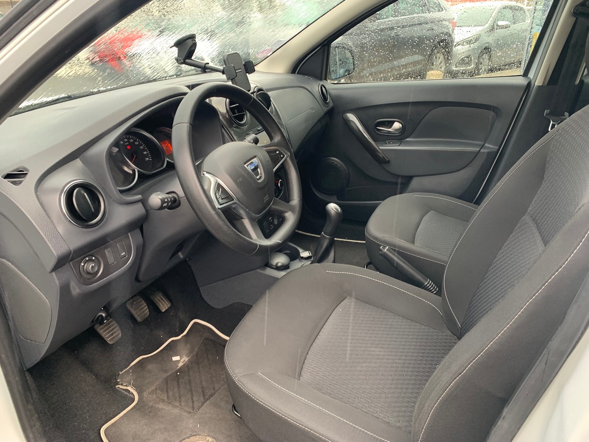 Dacia Sandero 90 ch | Lauréate | Phase 2 | GPS | Régulateur de vitesse | Climatisation | Bluetooth