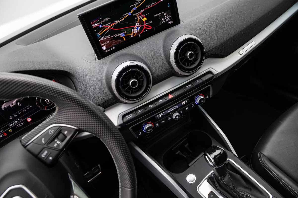 Audi Q2 35 TFSI 150ch S line S tronic 7 Toit ouvrant Feux matriciels