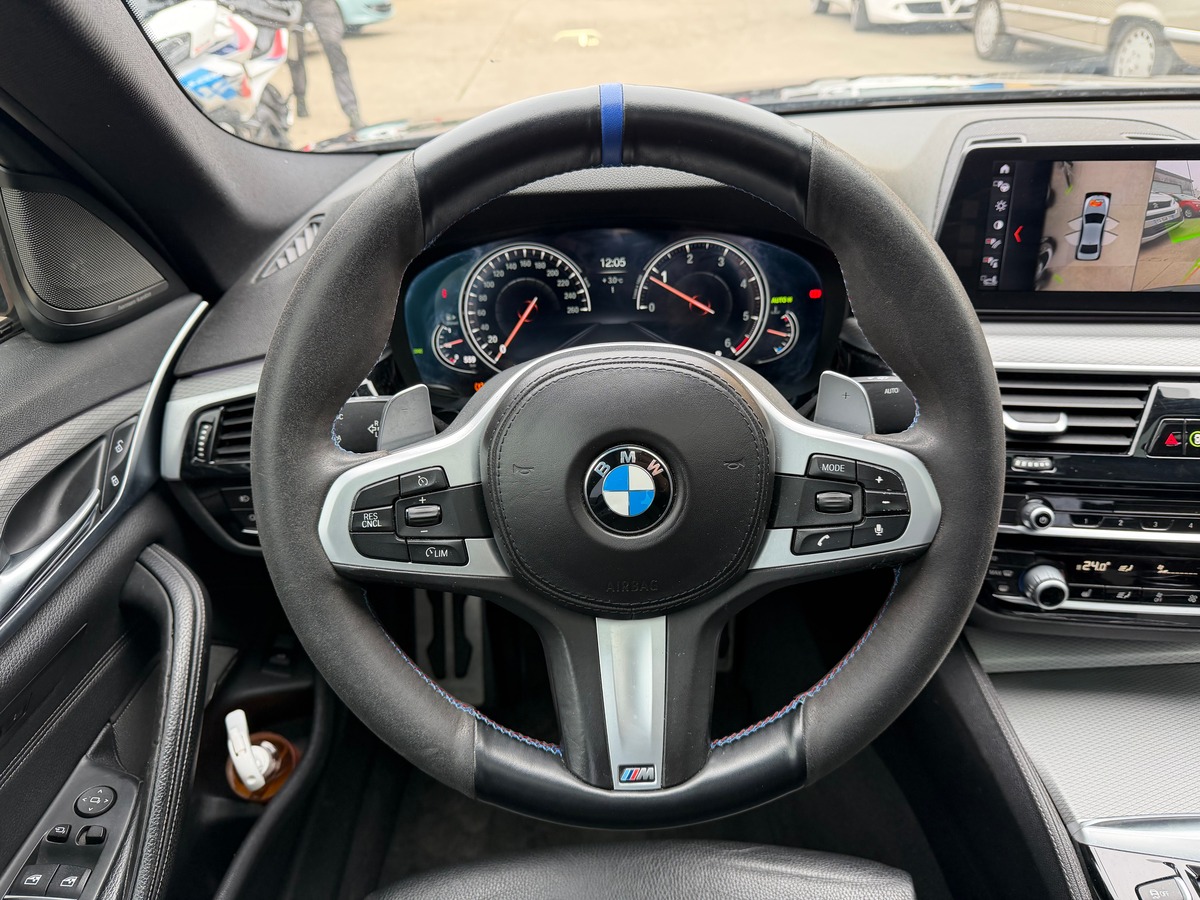 Bmw Série 5 G30 520D xDrive 190 ch BVA 8 M Sport Harman Kardon / Toit ouvrant / Caméra 360°