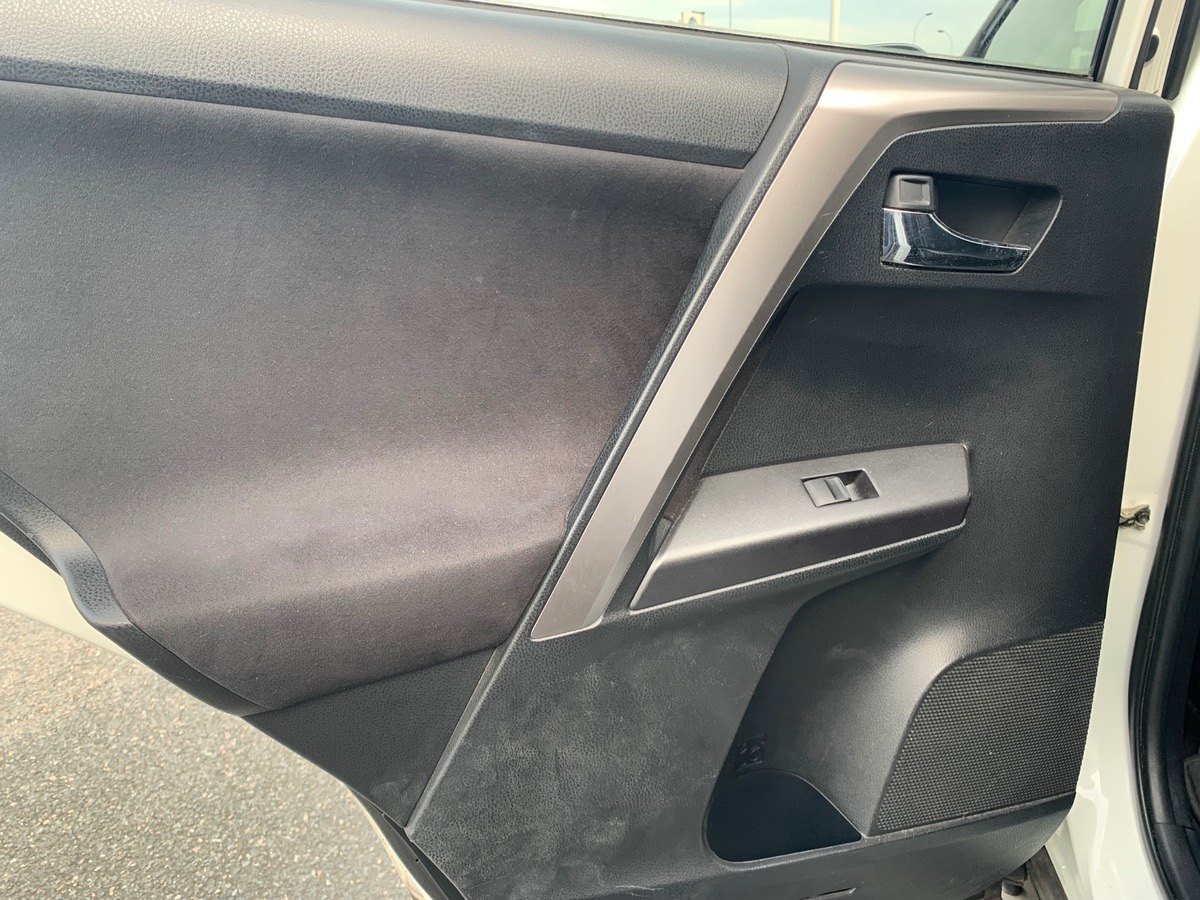 Toyota RAV4 143 | DESIGN | D-4D | 2WD | GPS | Caméra recul | Sièges avant sport | Régulateur vitesse