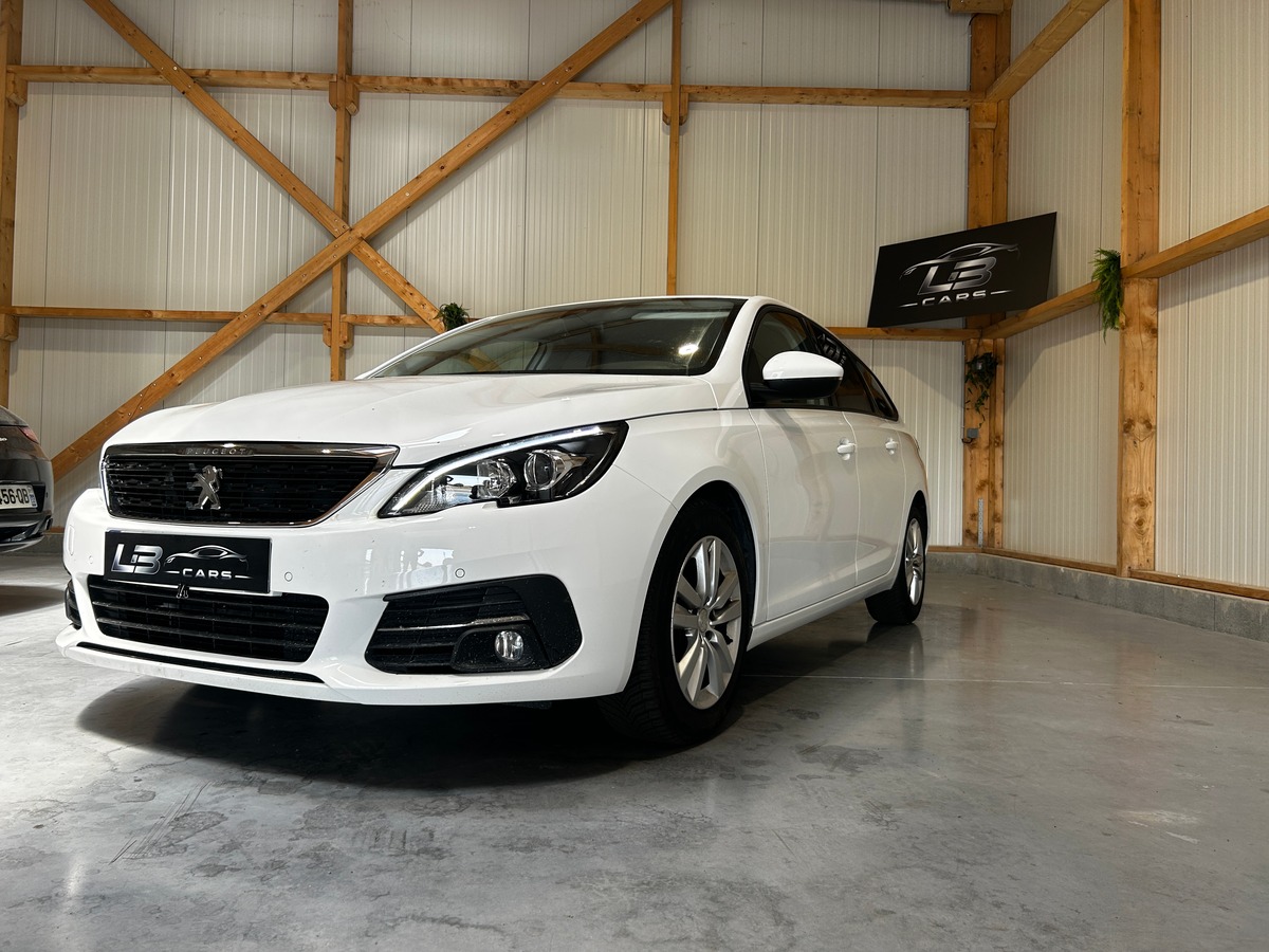 Peugeot 308 SW Phase II 1.5 BlueHDi 100 cv / DISTRIBUTION ET VIDANGE OK / GARANTIE